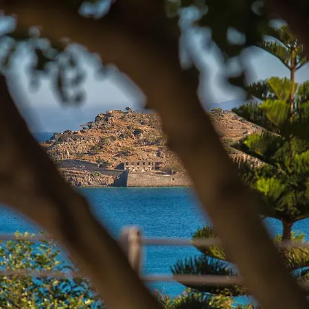 Villa Plaka